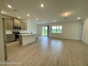 696 Veridian Cir NW in Palm Bay, FL - Building Photo - Building Photo