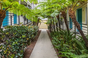 Overlook Point Apartments in San Diego, CA - Building Photo