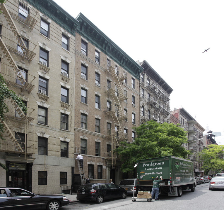 234-236 E 25th St in New York, NY - Building Photo