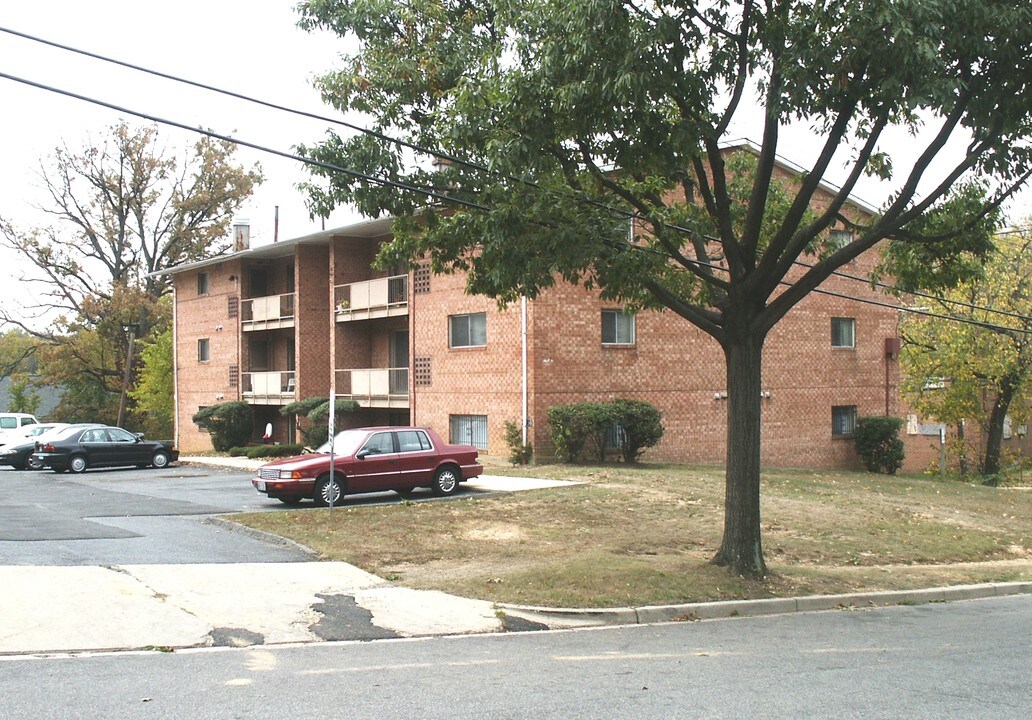 2760 Naylor Rd SE in Washington, DC - Foto de edificio