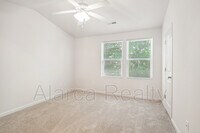 4912 Potter Rd photo'
