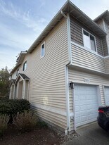 1925 Garry Oaks Ave in Dupont, WA - Building Photo