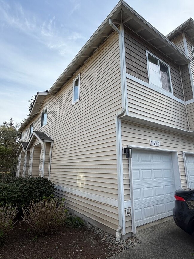 property at 1925 Garry Oaks Ave