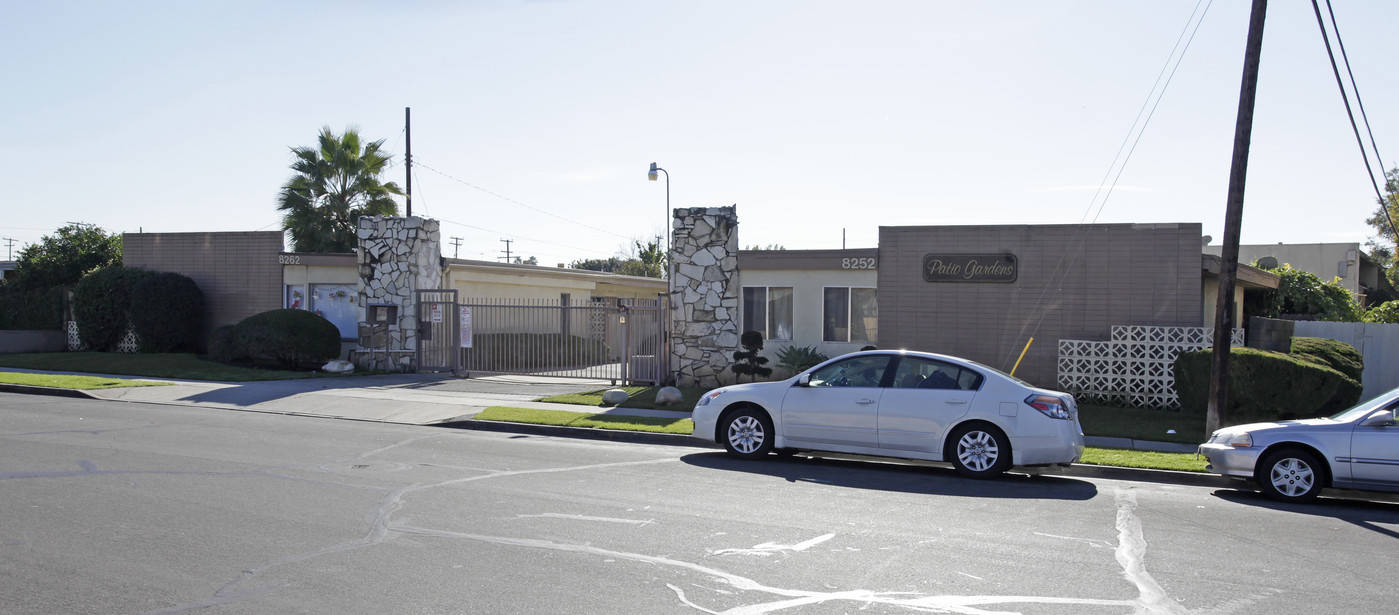 8252-8262 California St in Buena Park, CA - Building Photo