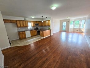 140 Orchard St, Unit 1 in Elizabeth, NJ - Foto de edificio - Building Photo