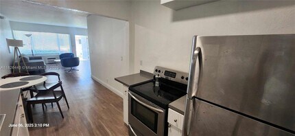 9770 E Bay Harbor Dr in Bay Harbor Islands, FL - Building Photo - Building Photo