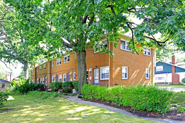 1905-1925 Planavon St in Ferndale, MI - Foto de edificio - Building Photo