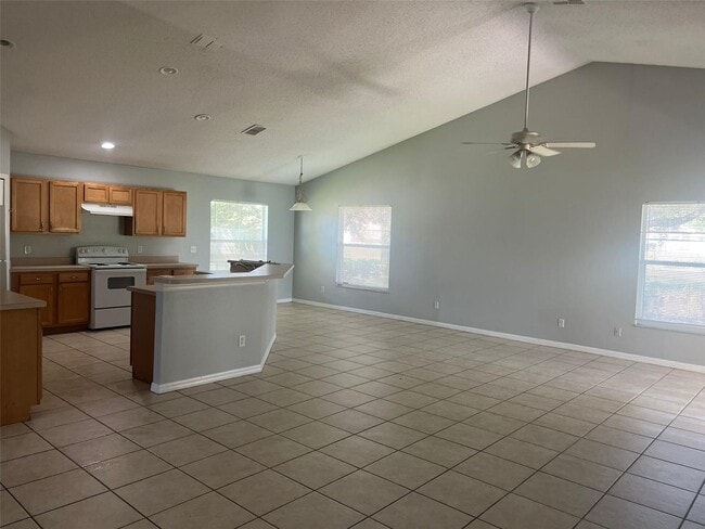 235 Bedford Dr in Kissimmee, FL - Building Photo - Building Photo