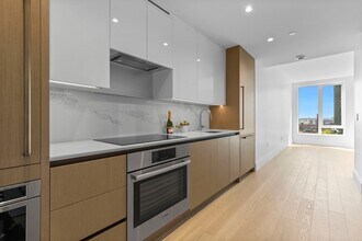 380 Harrison Ave in Boston, MA - Building Photo - Building Photo