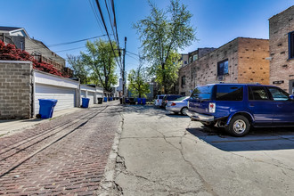 860-862 W Lill Ave in Chicago, IL - Building Photo - Other