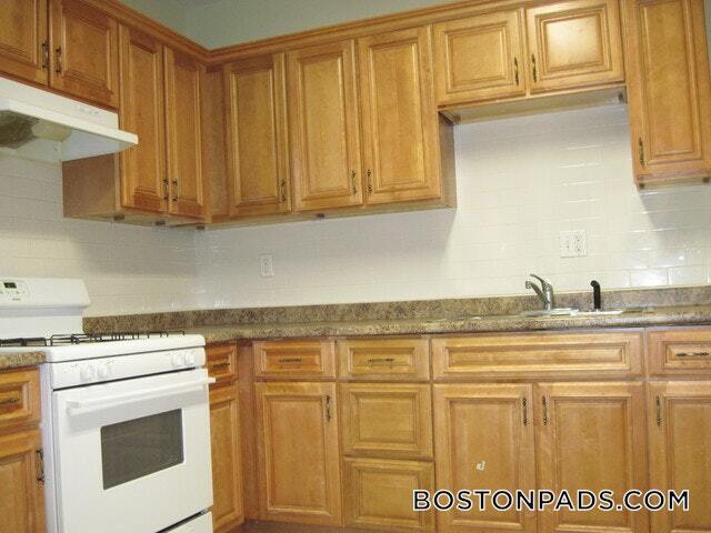 27 Fessenden St, Unit 2 in Boston, MA - Foto de edificio - Building Photo