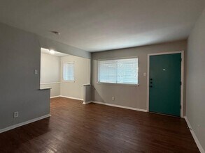 5004 Live Oak St in Dallas, TX - Building Photo - Building Photo