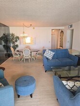 609 NE 14th Ave in Hallandale Beach, FL - Building Photo - Building Photo