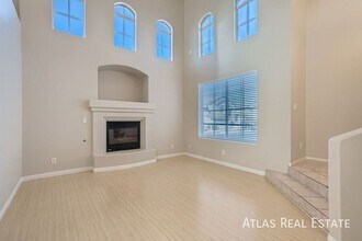 8125 Indigo Gully Ct in Las Vegas, NV - Building Photo - Building Photo