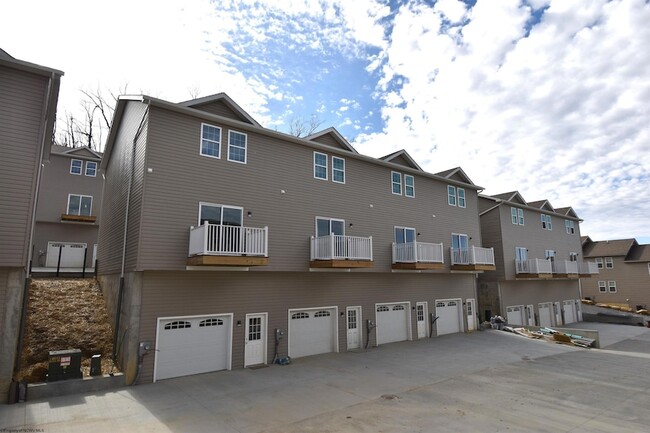 822 Puzzle Pl in Morgantown, WV - Building Photo - Building Photo