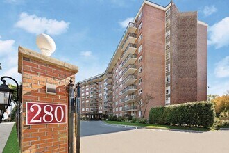 280 Boylston St in Brookline, MA - Building Photo - Building Photo