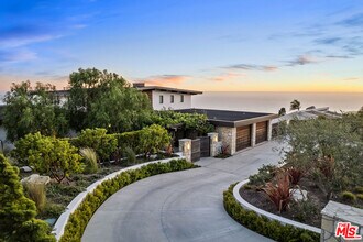 45 Oceanaire Dr in Rancho Palos Verdes, CA - Building Photo - Building Photo