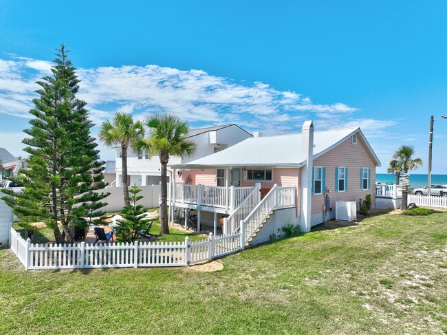 801 N Ocean Shore Blvd in Flagler Beach, FL - Foto de edificio - Building Photo