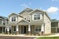 Quarters East Lansing Cottages in East Lansing, MI - Foto de edificio - Building Photo