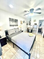 342 Van Buren St in Hollywood, FL - Building Photo