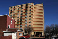 Saint Peters Apartments in Columbia, PA - Foto de edificio - Building Photo