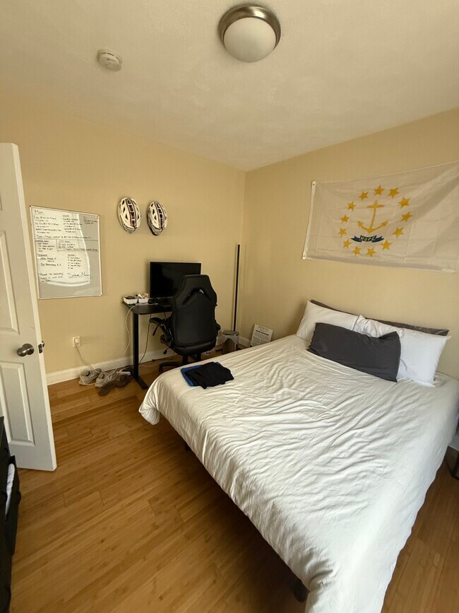 34 Pratt St, Unit #1 in Boston, MA - Building Photo - Building Photo