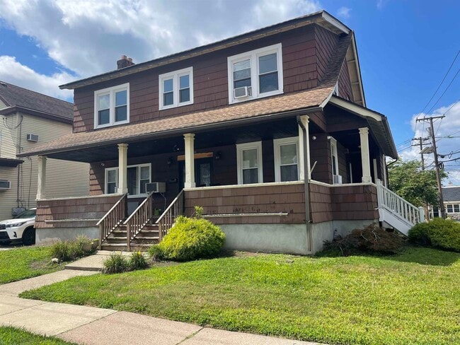 property at 125 Marsellus Pl