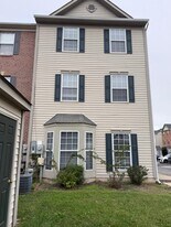 1926 Hackberry Ct in Odenton, MD - Building Photo