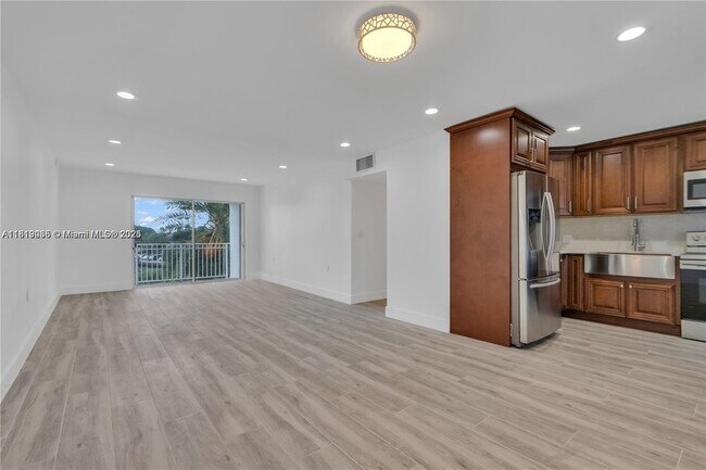 1631 NE 114th St in Miami, FL - Building Photo - Building Photo