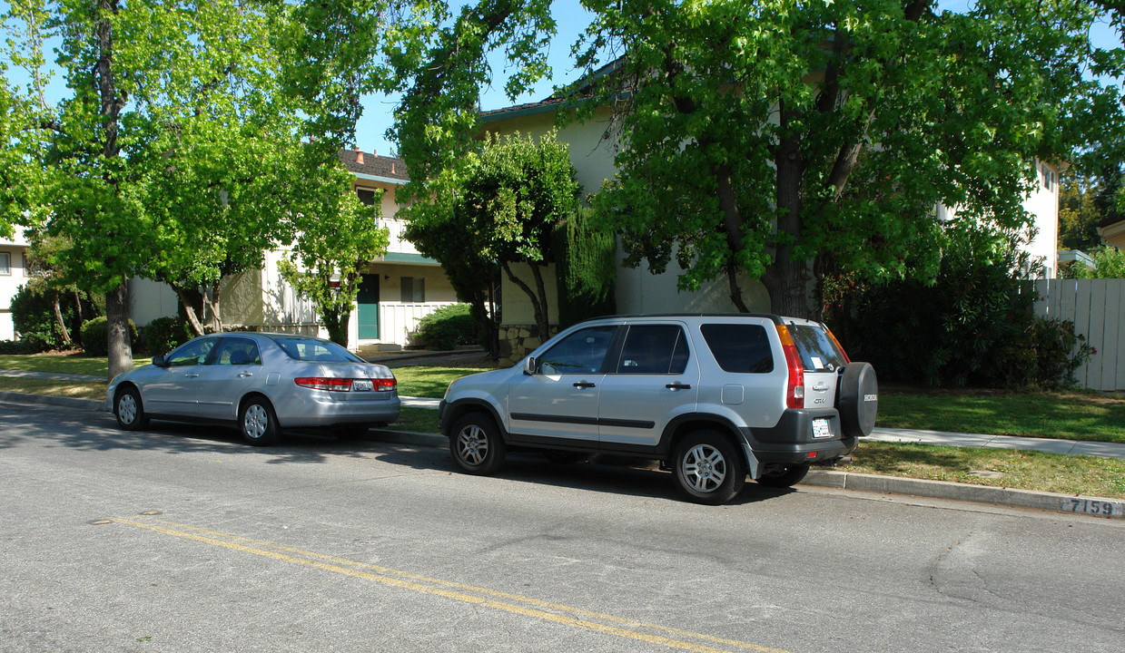 7171 Bark Ln in San Jose, CA - Building Photo