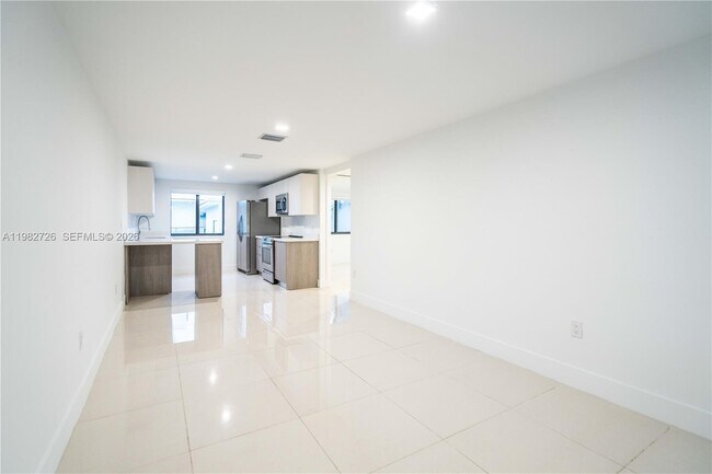 1971 Bay Dr in Miami Beach, FL - Building Photo - Building Photo