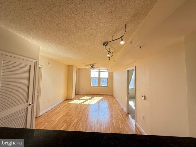 11760 Sunrise Valley Dr in Reston, VA - Building Photo - Building Photo