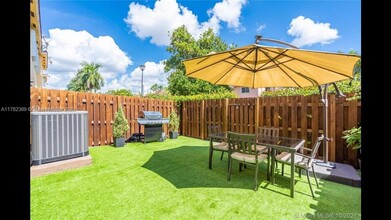 981 SW 149th Ct in Miami, FL - Building Photo - Building Photo