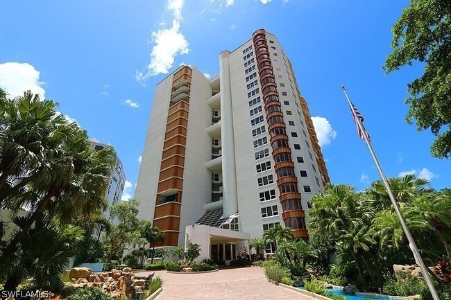 property at 4251 Gulf Shore Blvd N