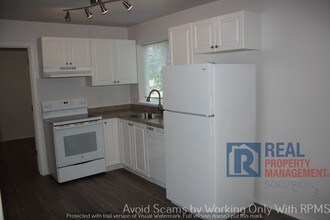 225 SE 126th Ave in Portland, OR - Building Photo - Building Photo