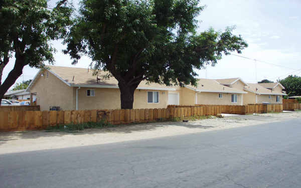 702 Erickson Ave in Modesto, CA - Building Photo - Building Photo