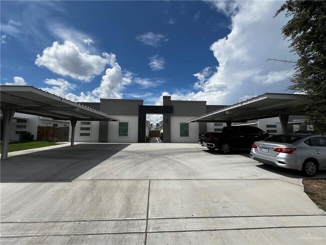 property at 7 Mia S Ln