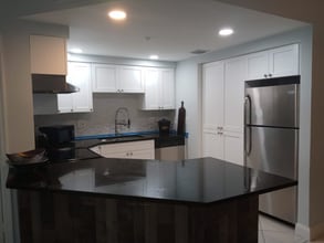 4401 Crystal Lake Dr in Pompano Beach, FL - Foto de edificio - Building Photo