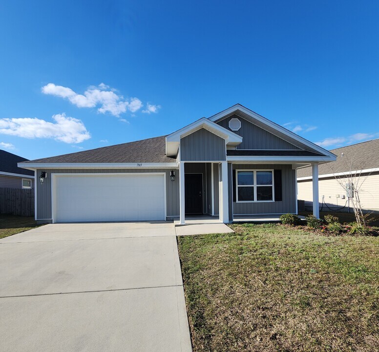 7165 Ellie B Dr in Panama City, FL - Building Photo