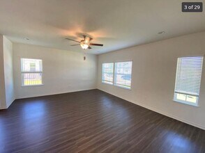 9315 Looksee Ln in Austin, TX - Building Photo - Building Photo