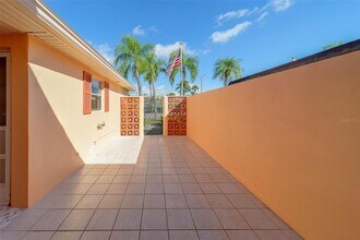 170 Boca Ciega Point Blvd S in St. Petersburg, FL - Building Photo - Building Photo