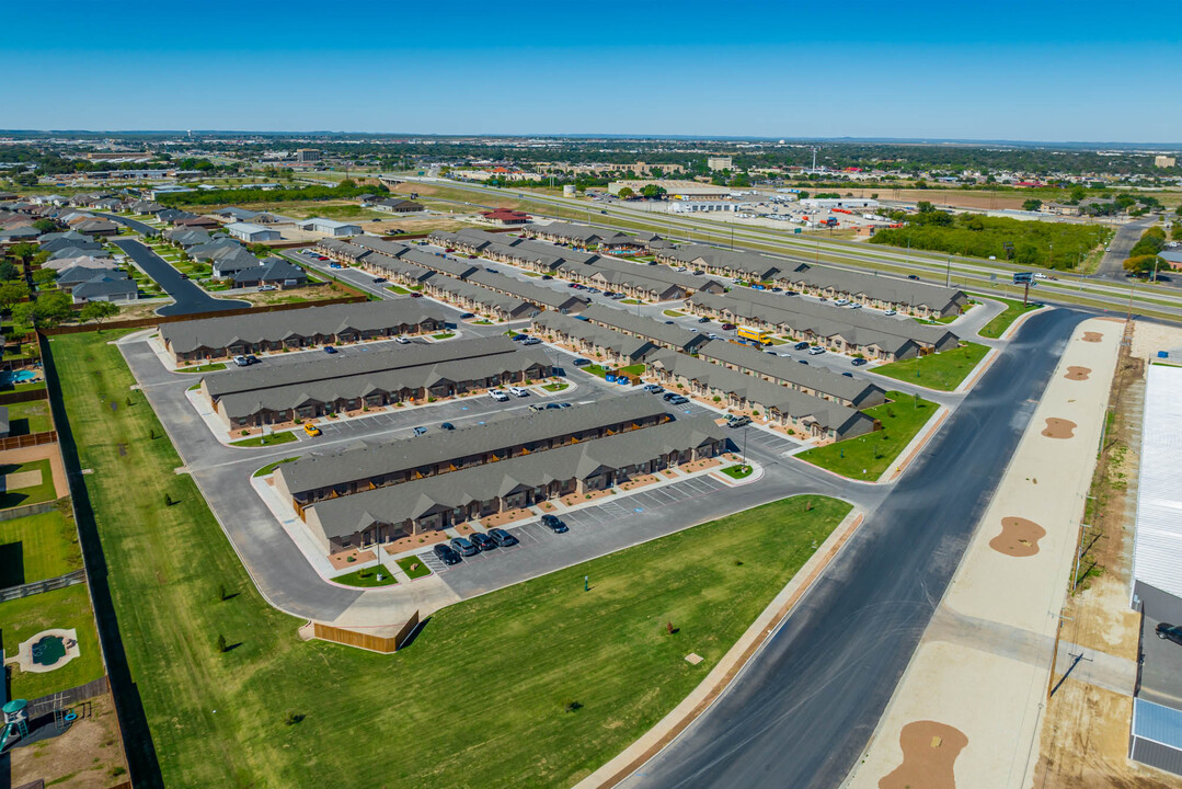 Wolf Creek Apartments in San Angelo, TX - Foto de edificio