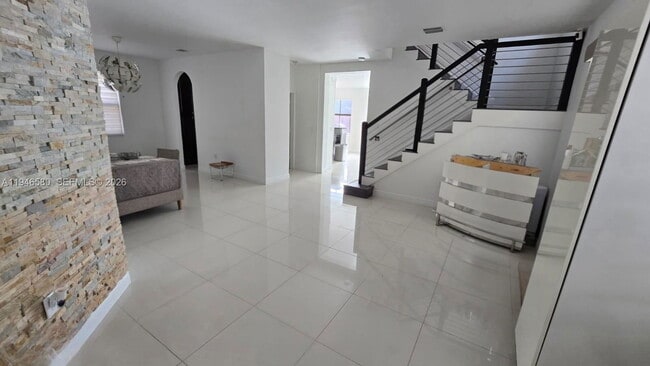 10032 NW 87th Terrace in Doral, FL - Building Photo - Building Photo