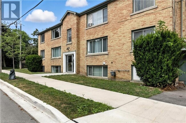 property at 72 Sydney St N