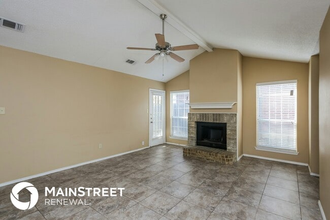 1201 Glen Creek Dr in Mansfield, TX - Foto de edificio - Building Photo