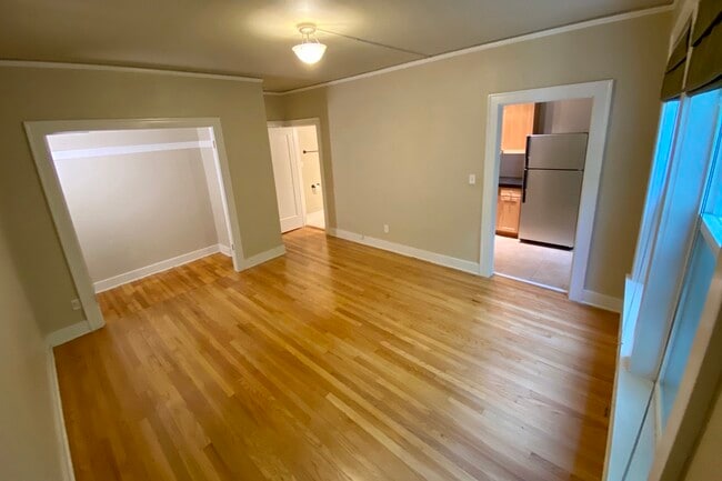 901 NE 43rd St, Unit 204
