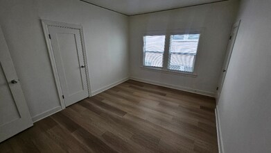 427-431 Normandie Ave in Los Angeles, CA - Building Photo - Building Photo
