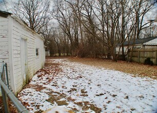 2099 Van Courtland Ave in Troy, MI - Building Photo - Building Photo