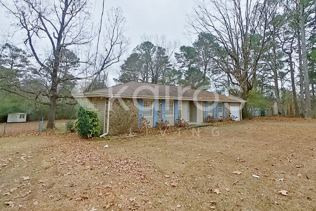 2319 Applewood Dr in Center Point, AL - Foto de edificio - Building Photo