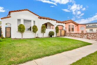 6707 4th Ave in Los Angeles, CA - Building Photo - Building Photo